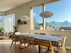 House in Lofoten, beautiful view/ Hus i Lofoten